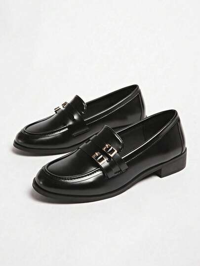 女士棕黑色翻盖口袋乐福鞋，圆头