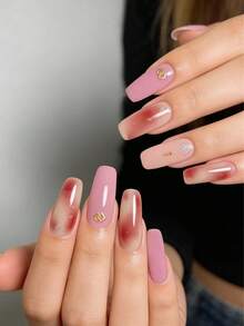 1 片柔和粉色调全覆盖美甲贴，采用粉紫色渐变、淡粉色晕染、细闪和金属金色点缀，持久耐用且不易脱落，适合日常通勤、约会和下午茶。 - 彩色 - 查看 4