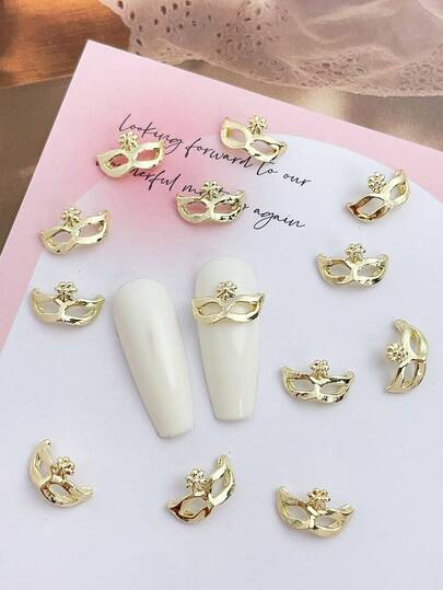 30pcs Nail Charms Nails Supplies Fake Face Mask Gold Nail Charms, Vintage Mysterious Metal Nail Supplies, Shiny Rhinestones Nail Gems, Suitable For Long Nail Multi-Functional DIY Accessories Nail Decoration