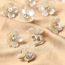 10pcs Flower Decoration Hair Clips Hair Braid Scrunchies Metal Sleeve Decor/Accessories Jewelry Suitable For Party Music Festival - Cherry Blossom Peach Blossom Floral Pendant Hair Clips Summer Accessories Travel Claw Clips Hair Slide Hair Claws Vacation Outfits Woman Hair Accessories Head Accessories - 白色 - 查看 4