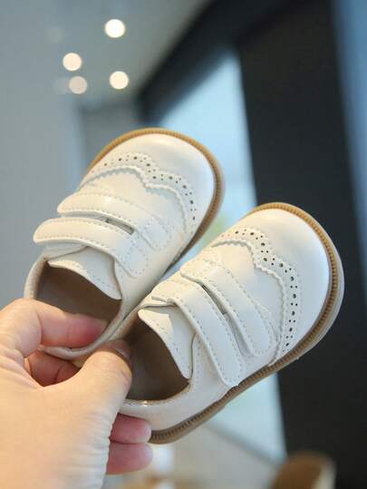 1 双幼儿雕花合成革圆头魔术贴平底牛津鞋，英伦风，适合日常穿着、上学、户外活动 [请根据实际厘米尺寸选择尺码]