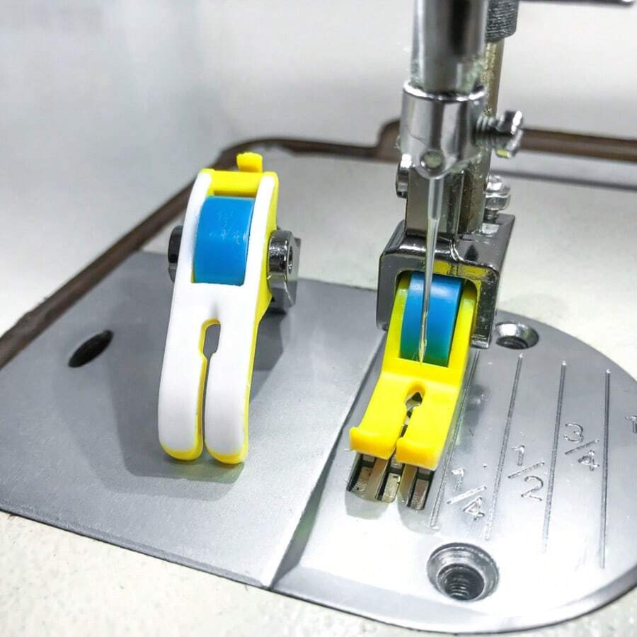 1pc Plastic Roller Presser Foot, Suitable For Sewing Machines - For Narrow, Thick And Thin Fabrics, Ideal For Curtains And Down Jackets