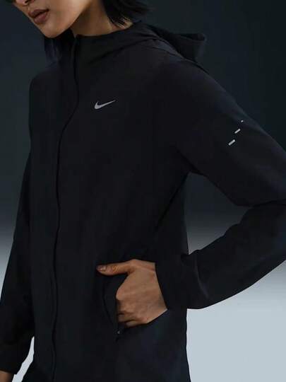  Áo khoác dài tay dáng rộng, màu trơn có mũ, khóa kéo của Nike dành cho nữ.