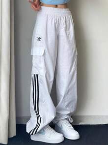 adidas originals 3-Stripes Cargo Trousers 三條紋拼色寬鬆工裝復古針織運動褲 女款 - 白色/黑色 - 查看 1