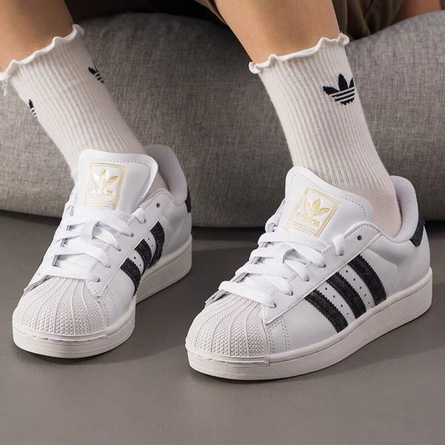 Adidas 三葉草女子新款休閒復古貝殼頭板鞋 - 黑與白 - 查看 1