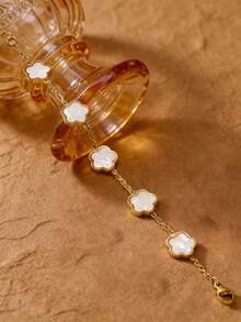 1pc Fashionable Minimalist White Five-Leaf Flower, Lucky Clover Bracelet, Sweet Design New Versatile Accessory - Five-petal Flower Bracelet - View 4