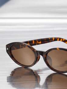 1 Pair Small Frame Leopard Print Fashion Glasses, Suitable For Women For Autumn/Winter Outings, Travel, Beach, Music Festivals And Daily Wear - Leopard Tea - View 3