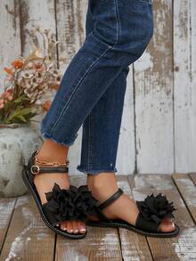 Giày sandal đế bằng quai ngang họa tiết hoa 3D kiểu dáng mùa hè dành cho nữ sinh, sandal quai ngang hở ngón có khóa cài màu trắng, kiểu dáng thường ngày. - màu đen - Xem 4