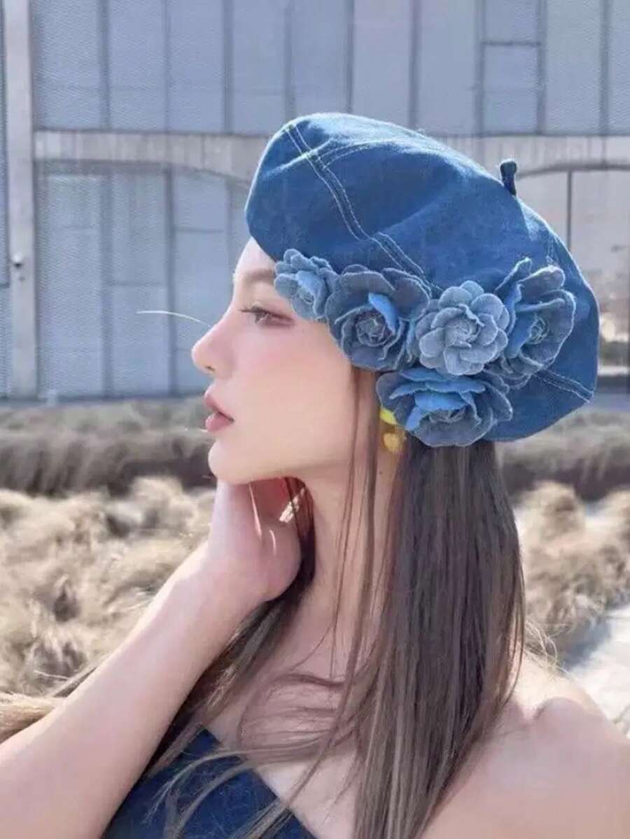 1顶春夏撞色牛仔山茶花图案蓬松艺术家贝雷帽，休闲时尚，经典百搭，适合春秋季穿着。