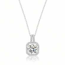1 chiếc mặt dây chuyền hình khối lập phương nhỏ nhắn, tinh tế đính đá Cubic Zirconia, kiểu dáng tối giản, sang trọng. - Dây chuyền xương đòn hình khối đường nhỏ - Xem 4