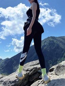 Nike Sportswear Logo印花圖案高腰瑜珈 健身運動褲LY 女款CZ8529-010 - 黑色 - 查看 1