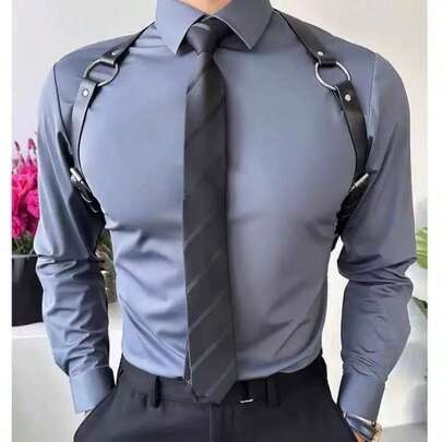 男士纯色PU皮革露胸露肩连体裤，适合日常通勤/舞台/演出/夜店/音乐节/派对等场合，搭配衬衫可凸显身材，可外穿或内搭，可调节。