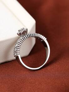 1枚女士结婚戒指，时尚简约18K镀铜材质，蓝宝石蓝、玫瑰红、祖母绿、白色锆石戒指，适合女士日常佩戴。 - 戒指 - 查看 9