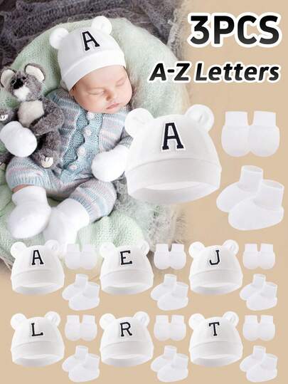 Bộ 3 món cho bé sơ sinh mùa hè: Mũ len mỏng 26 chữ cái đen trắng tương phản, găng tay chống trầy xước và tất mềm mại, thiết kế tối giản dễ thương, mềm nhẹ, thoáng khí, phù hợp cho bé 0-3 tháng tuổi mặc hàng ngày và đi dạo ngoài trời, quà tặng tuyệt vời.
