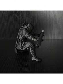 这款战士造型的笔筒，为您的办公桌增添时尚气息。它可以收纳圆珠笔、钢笔、铅笔和各种文具用品，是馈赠亲朋好友的理想之选。 - A - 查看 9