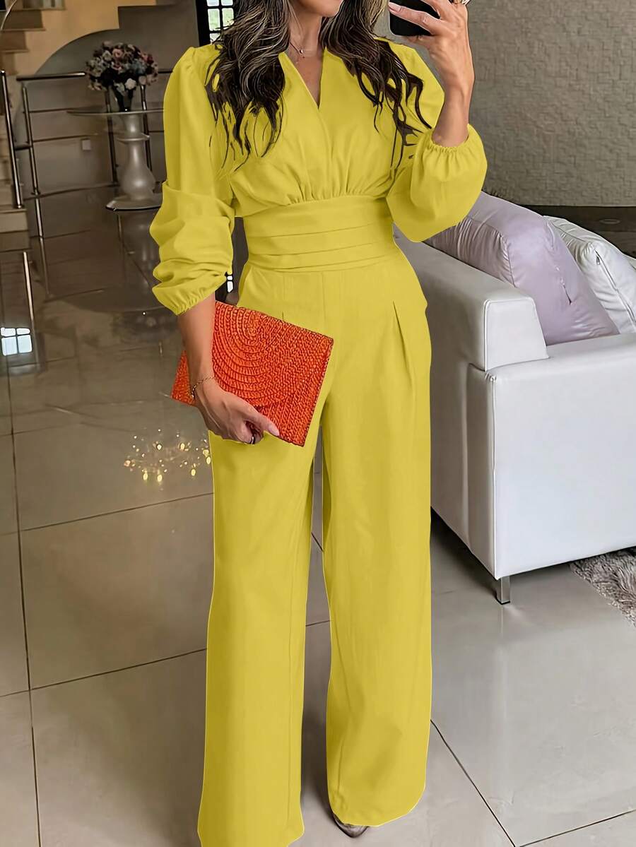 Bộ áo liền quần nữ nhún bèo có túi, kiểu dáng thanh lịch mùa xuân.