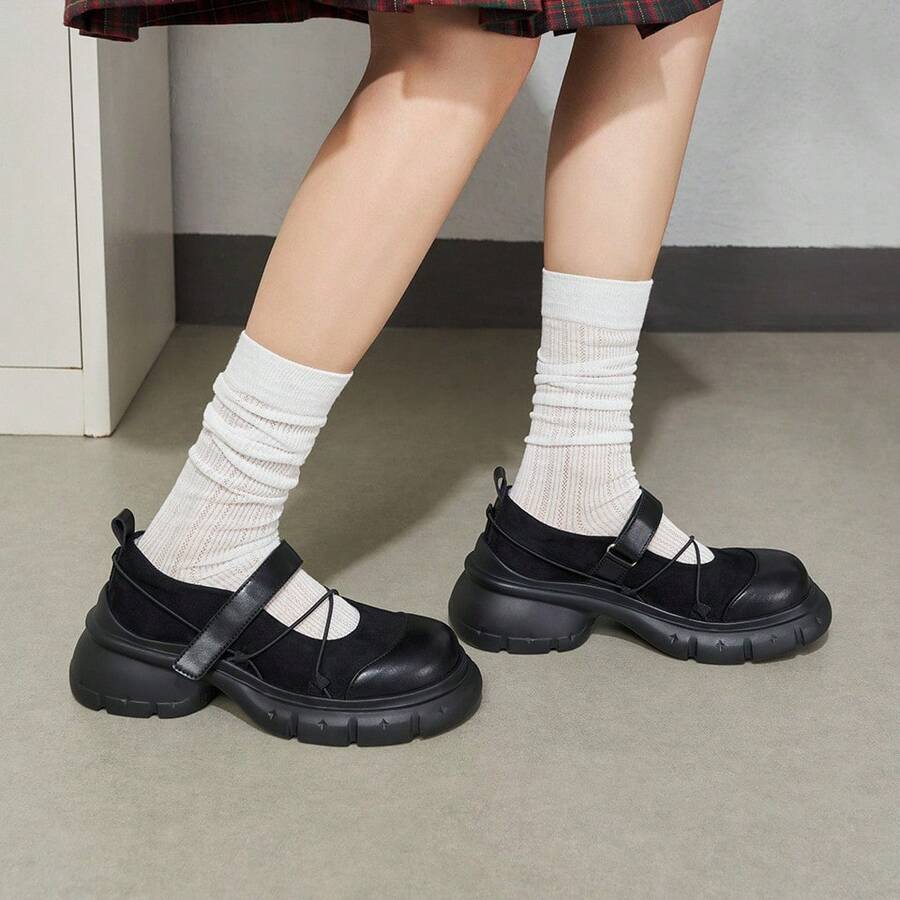 Women Flats - Black - View 1