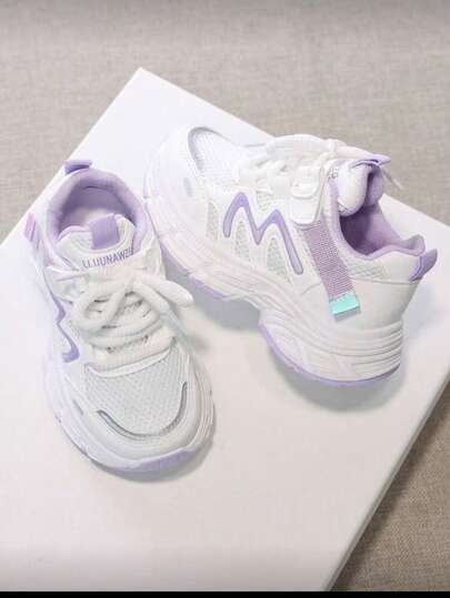 1 Pair 2026 New Spring Girls' Chunky Sneakers, Children's Casual Sports Shoes Series. 1. Appearance Design - Main Colors Are White + Pink, With Gradient Pink-Purple Wave Line Decoration On The Side, Paired With Pink And Label, Sweet And Lively Style. 3. Applicable Scenarios - Suitable For Daily School, Casual Outings, Light Sports (Such As Running, Dance Class)