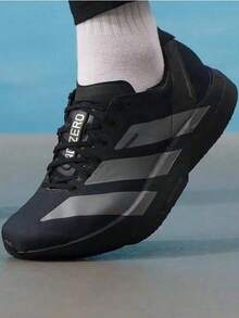 Adidas Adizero Adios Pro 4 Zapatos cómodos, versátiles y ligeros para carreras de larga distancia y sprint, de caña baja y uso casual, para hombres - Negro - Ver 1