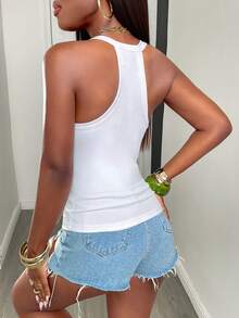 女士休闲白色针织吊带背心，罗纹面料，V领，中等弹力，适合夏季休闲穿着 - 白色 - 查看 5