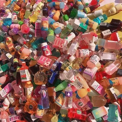 Botella de bebida en miniatura de estilo aleatorio, muñeca de comida de resina de estilo mixto, accesorios en miniatura de comida de juego de roles de cocina DIY, adecuado para adultos y adolescentes