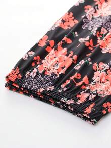 大码女式短袖V领睡衣套装，时尚印花七分裤家居服 - 黑色 - 查看 7