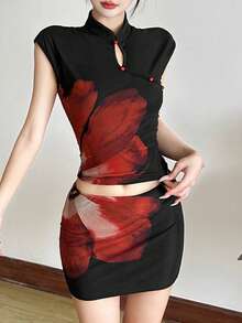 Áo croptop nữ Kliou màu đỏ họa tiết hoa, kiểu dáng thanh lịch không tay, cổ tàu, cài nút, chất liệu vải co giãn cao, thích hợp mặc thường ngày. - màu đen - Xem 4