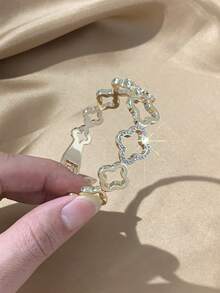 1件独特手镯，金色手镯，四叶草镂空水钻开口手镯，奢华优雅风格，女士理想之选 - 金色 - 查看 5