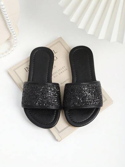 1 par de sandalias de niña de moda con slip-on, material suave de PU con brillo y punta redonda, cómodas y lindas sandalias romanas para la playa, adecuadas para niñas de 3 a 15 años, uso diario casual, playa y vacaciones, nuevo lanzamiento de verano