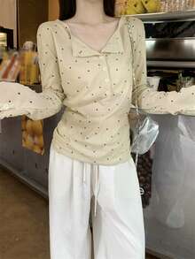 Áo thun dài tay mỏng nhẹ chống nắng chấm bi, kiểu dáng ôm sát thoải mái dành cho nữ, hàng mới về mùa hè. - Màu be - Xem 4