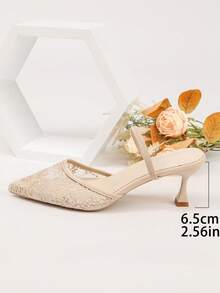 一双随机印花基础款西式婚礼高跟凉鞋，采用聚酯纤维（涤纶）亮片制成，适合婚礼、节日、派对以及全年搭配礼服或休闲装。 - 杏色 - 查看 9