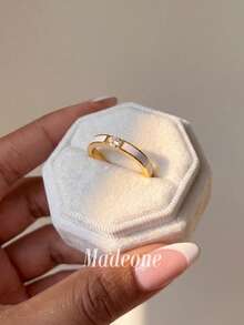 1枚超极简主义钻石戒指，铂金色调设计，单钻点缀，精致爪镶，低调别致风格，百搭各种服饰 - 極簡單鑽戒指 - 查看 4