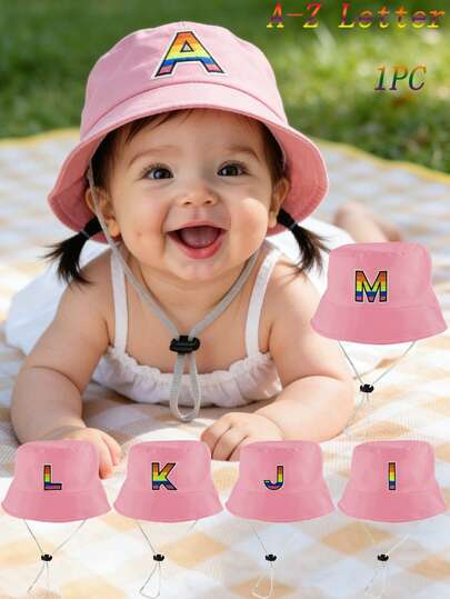 1顶彩虹26字母婴儿渔夫帽，带可调节下巴带，可爱婴儿遮阳帽，适合男宝宝和女宝宝户外、海滩、防晒。