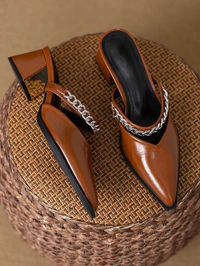 女士棕色尖头穆勒鞋，链条装饰粗跟无后跟套脚凉鞋，优雅的办公室正装鞋