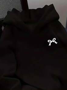 Women's Printed Sweatshirt With Comfortable Kangaroo-Style Flannel Hood, Delicate Bow Design, Cute And Casual Cotton Fabric. - 黑色 - 查看 2