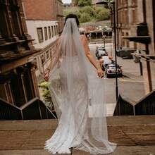 1件长款新娘珍珠头饰，带发梳，教堂派对婚礼配饰，仿珍珠新娘面纱 - 彩色 - 查看 7