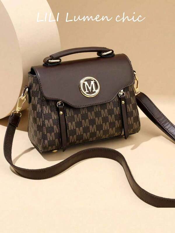 This Retro-Inspired Minimalist Printed Crossbody Bag Features An Adjustable PU Shoulder Strap And A Flap. Its Versatile Design Allows It To Be Used As A Shoulder Bag Or Crossbody Bag. The Spacious Interior Easily Holds Essentials Such As Lipstick, Keys, And Cosmetics, Making It Ideal For Commuting, Outings, Shopping, Or Dates.