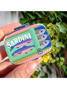 1 pieza Caja de píldoras cuadrada de lata de pez pequeño vintage y caprichoso con 2 compartimentos, caja de almacenamiento compacta adecuada para el hogar, los viajes y un regalo único para el bolsillo/la billetera - Multicolor - Ver 2