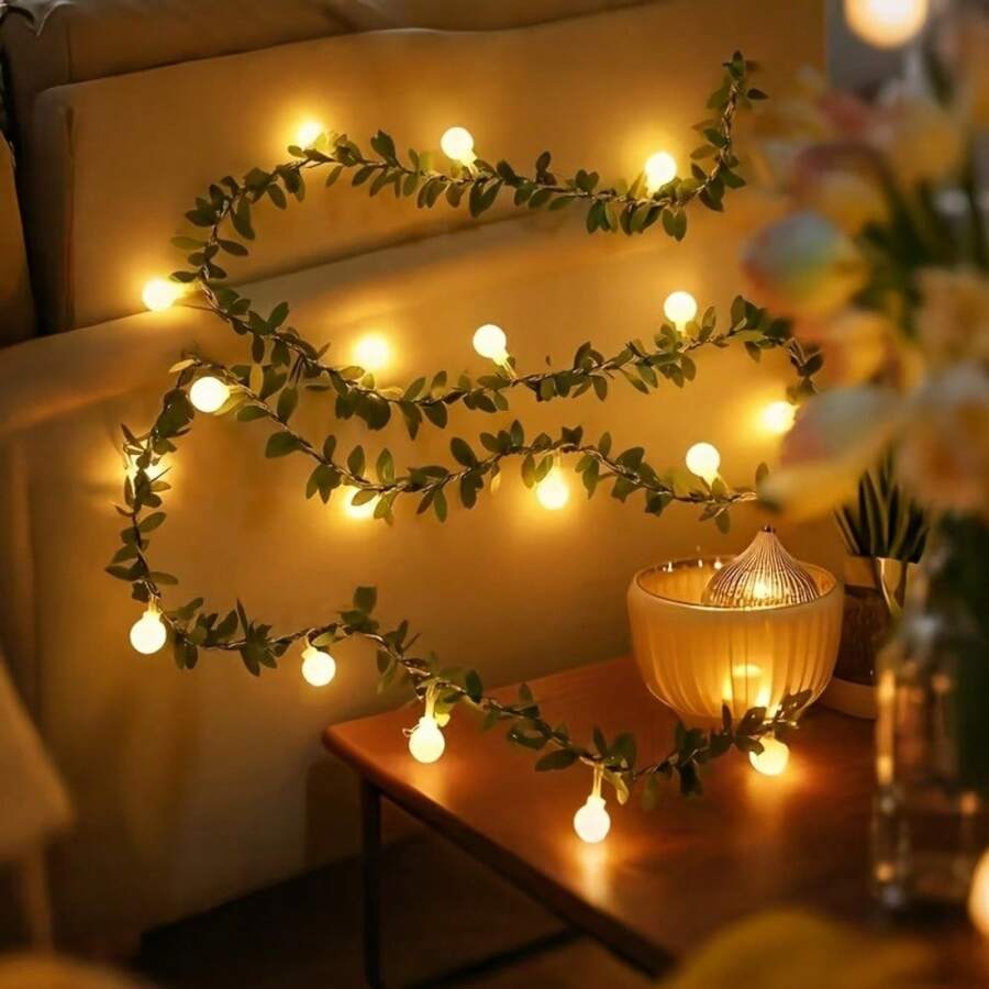 1 Dây đèn LED hình cầu nhỏ với lá thường xuân xanh mướt, đèn tròn trên vòng hoa dây leo màu xanh lá cây, thích hợp cho phòng ngủ, phòng khách, tường, tiệc tùng, đám cưới, ngày lễ và Giáng sinh. Cần pin (không bao gồm).