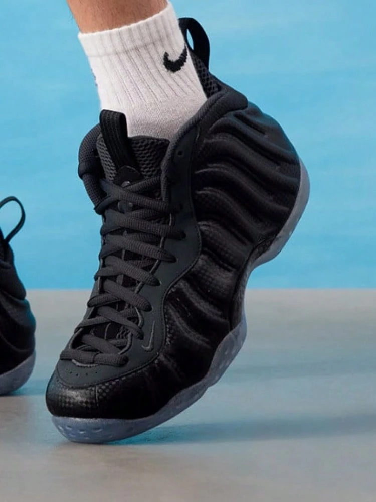 Zapatillas de baloncesto Nike Air Foamposite One clásicas, retro, versátiles y cómodas de caña alta para hombre - Negro - Ver 1