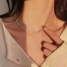 This High-Quality, Fade-Resistant Stainless Steel Necklace Is A Stylish And Elegant Piece For Women. Its Simple Yet Sophisticated Design Makes It Suitable For Everyday Wear Or Parties, And It's A Perfect, Understated Gift For Women. - Vàng - Xem 3