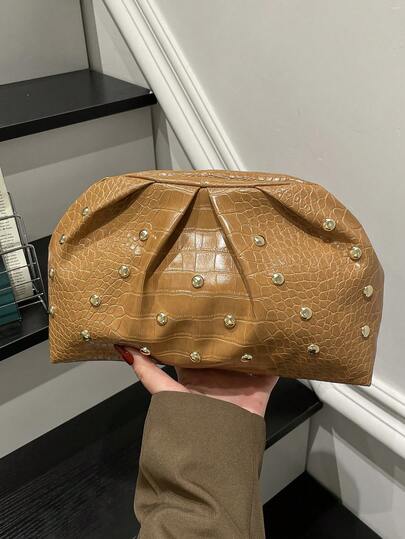 1pc Women's Fashion Commuter Rivet Embossed Clutch Bag, Solid Color Lightweight Luxury Cloud-Shaped Bag, Suitable For Dates, Shopping, Work, Gifts