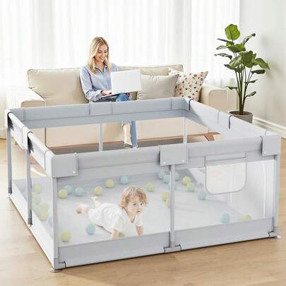 Laufgitter 120 x 120 cm – Kleines, sicheres Laufgitter mit atmungsaktivem Netzgewebe, ideal für Babys beim Krabbeln oder Laufenlernen.