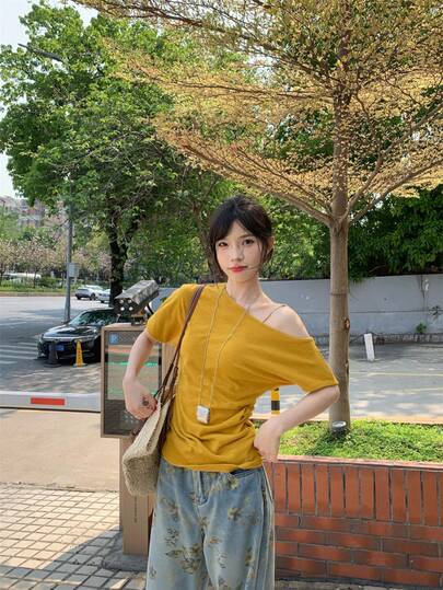 Korean Style Sweet Minimalist Asymmetric Neck Textured Mustard Yellow Short Sleeve T-Shirt