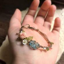 手工波西米亚风花卉手链 - 随机颜色珠子、天然宝石和四月生辰石，浅蓝色梦幻海洋主题装饰，点缀粉色玫瑰、白色雏菊和绿色叶子，适合日常佩戴、度假、派对礼物、情人节等场合，尺寸略小 - 海藍寶吊墜手繩 - 查看 5