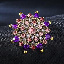 1枚优雅紫色花朵造型锌合金胸针，适合女性在婚礼、宴会和派对等场合佩戴。 - 紫色 - 查看 9