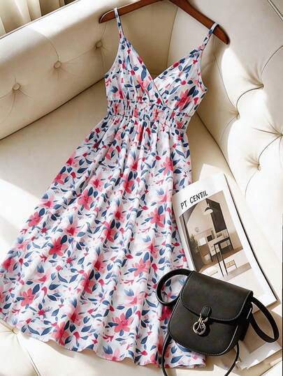 女士休闲碎花连衣裙，通体花卉图案波西米亚风交叉沙滩度假连衣裙