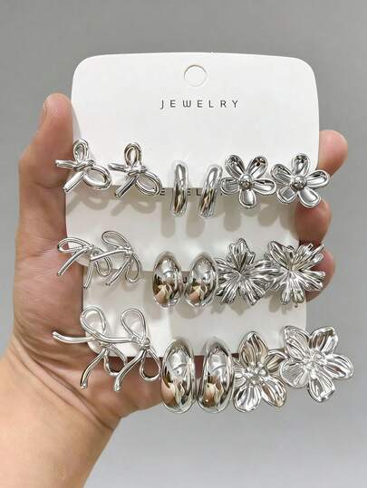 18 piezas Conjunto de aretes de mujer de tono plateado con diseños de moño, girasol, flor de ciruelo y luna creciente, adecuados para reuniones con amigos y uso diario, gran regalo para novias y amigas