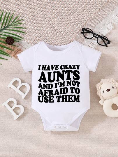 Bộ áo liền thân tay ngắn in chữ cho bé, kiểu dáng thường ngày, dễ thương, thích hợp cho bé bò.