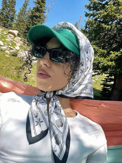 1 pieza Pañuelo/Pañuelo de cabeza de mujer de estilo casual de verano con estampado de conchas y estrellas de mar, adecuado para la playa, la calle, el uso diario, las vacaciones, los negocios, la decoración de bolsos de moda